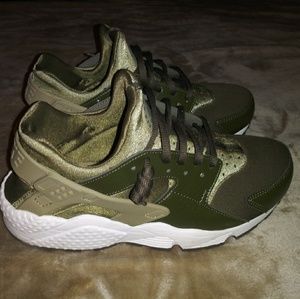 nike huarache green womens